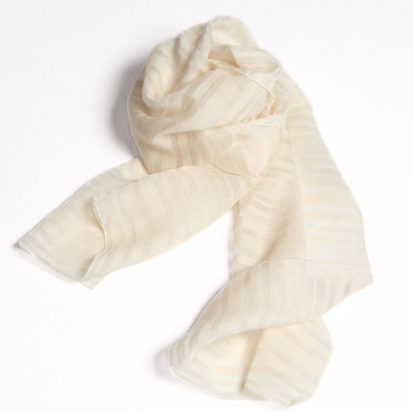 055 Foulard Coton bio et soie tissés à motif rayures (7) 055 Foulard Coton bio et soie tissés à motif rayures (7)