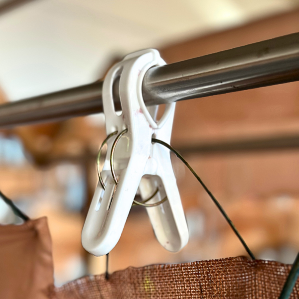 Grosse pince en plastique en lot de 4 pcs Grosse pince en plastique en lot de 4 pcs